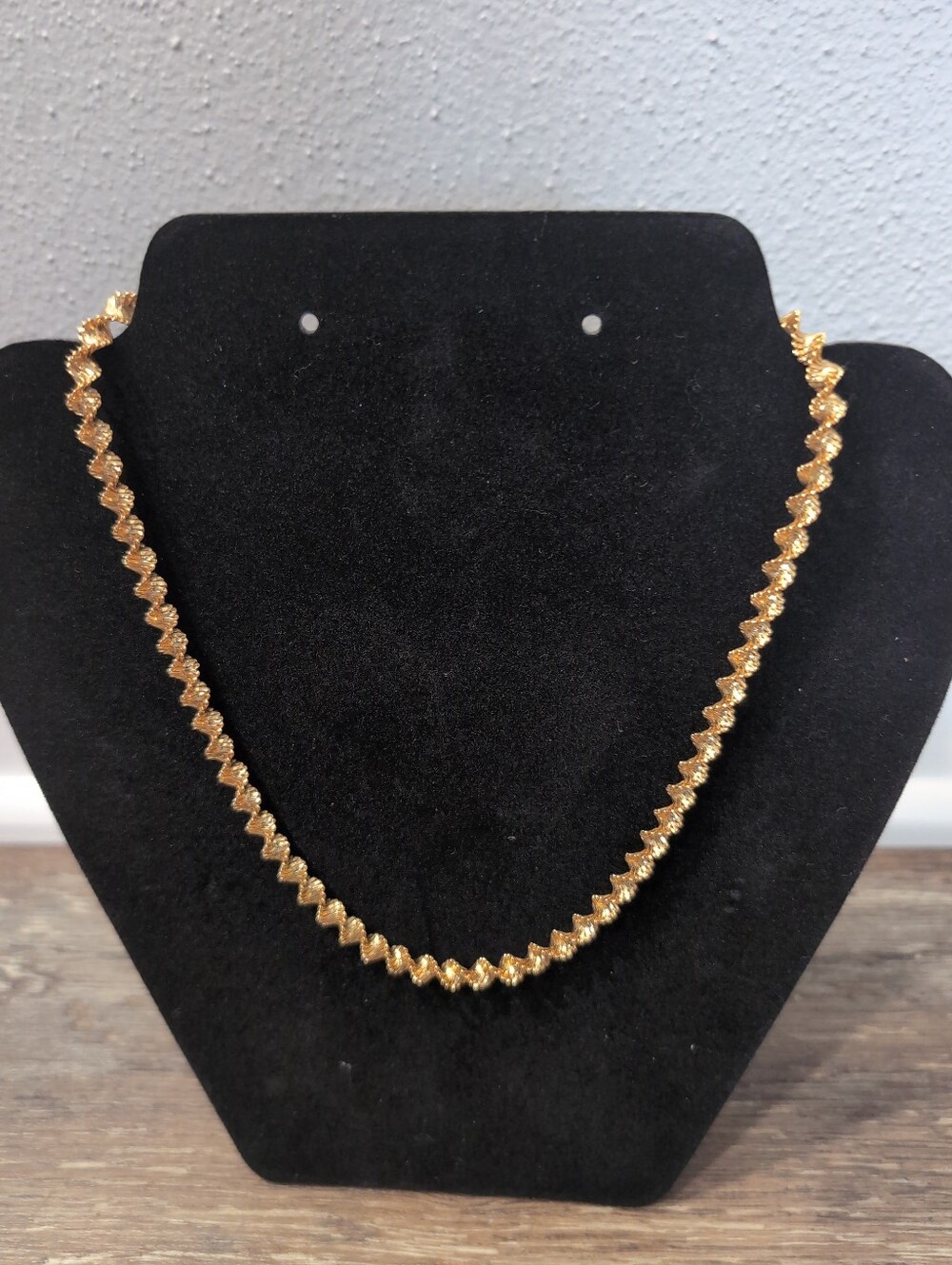 Napier Gold Tone Twisted Chain 18" Necklace Costume Jewelry